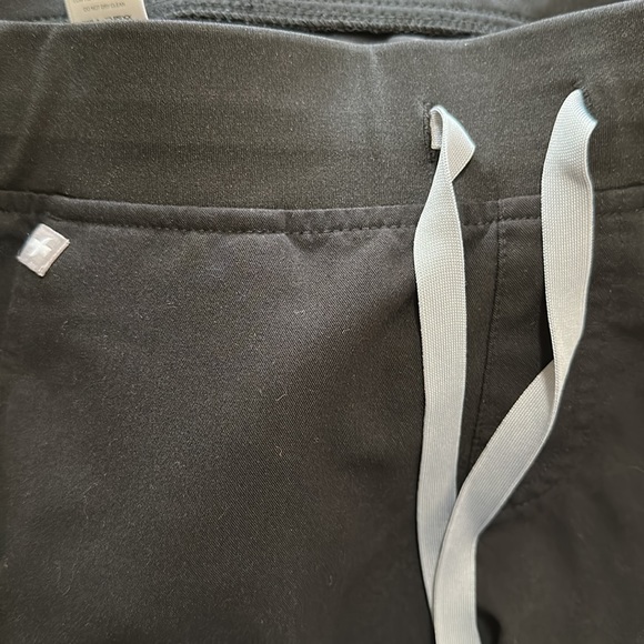 Figs Technical collection size medium black jogger scrub pants - Picture 4 of 4